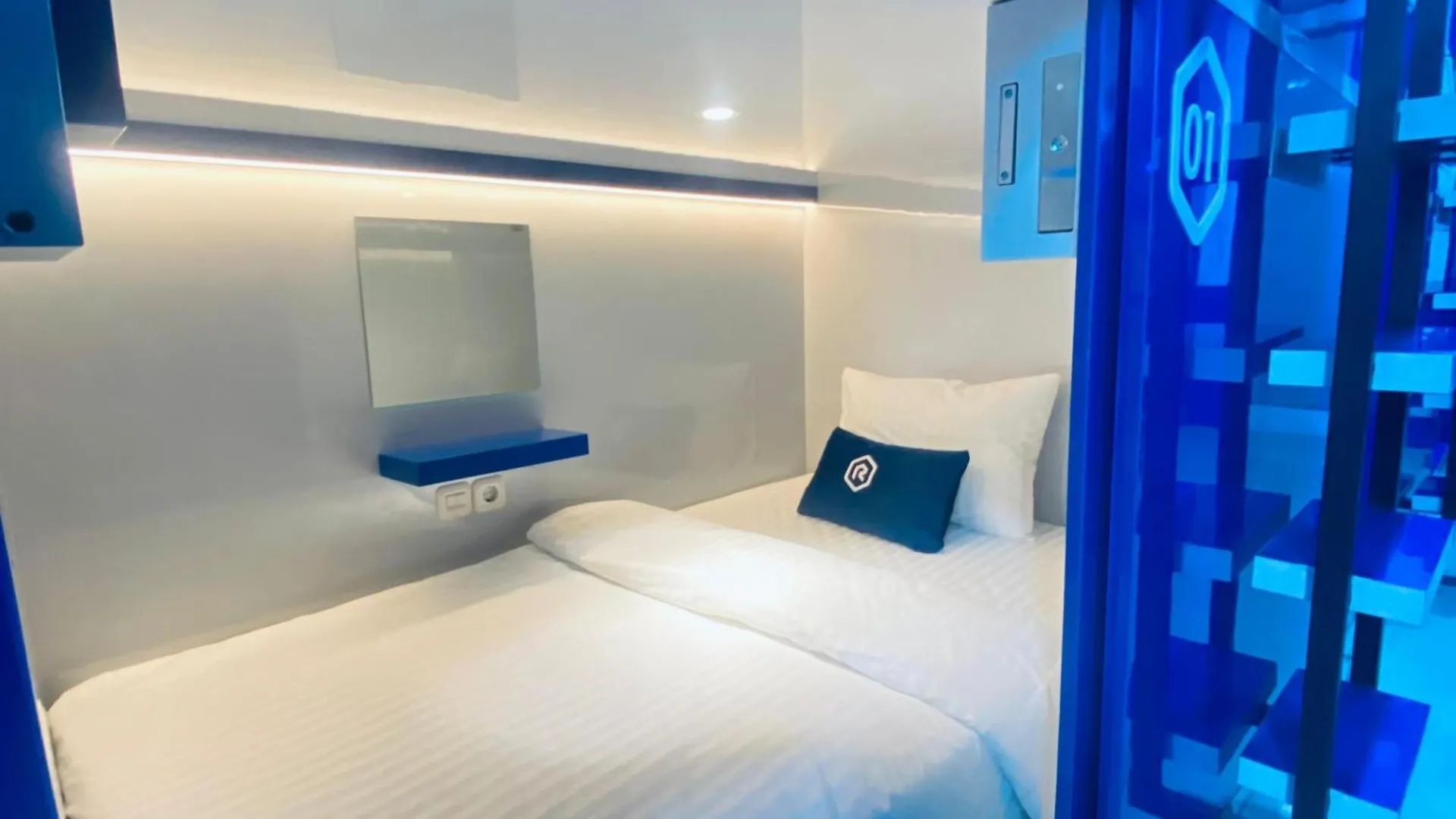 Rosalyne Sleepbox Denpasar Bali Hotel Seminyak 0*,  Indonesië