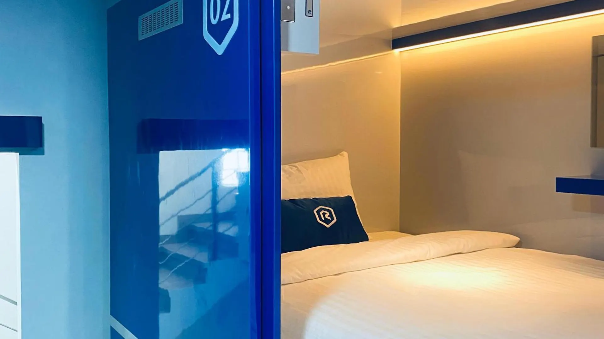Rosalyne Sleepbox Denpasar Bali Hotel Seminyak Indonesië