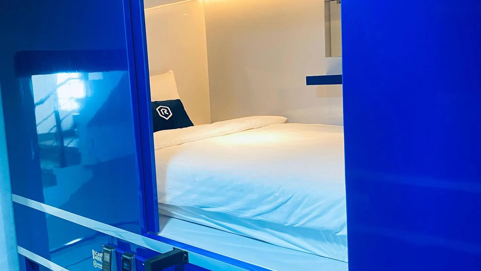 Capsulehotel Rosalyne Sleepbox Denpasar Bali Hotel Seminyak